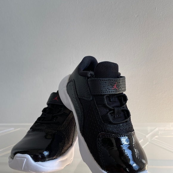 Nike Air Jordan 11 CMFT Low Kids size 8 - Picture 2 of 8